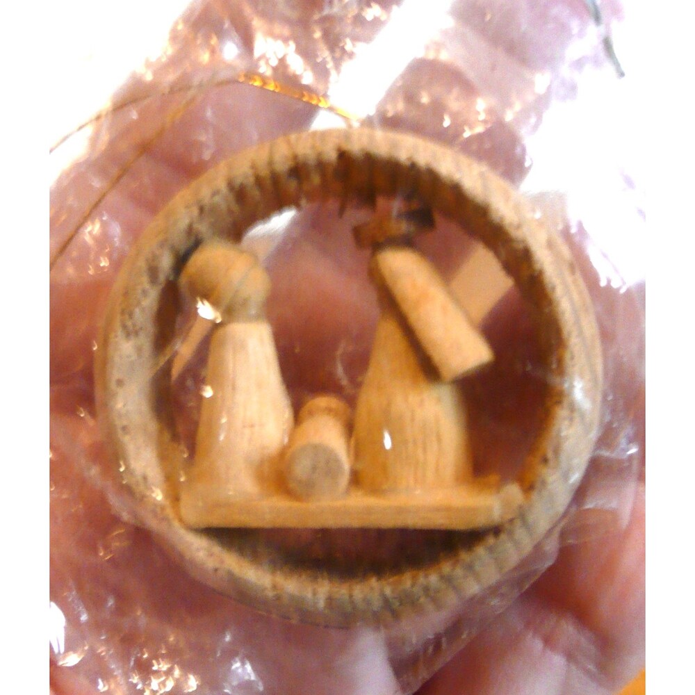 Christmas Nativity Carved Wood Ornament Ring Mary Joseph Baby Jesus NEW
